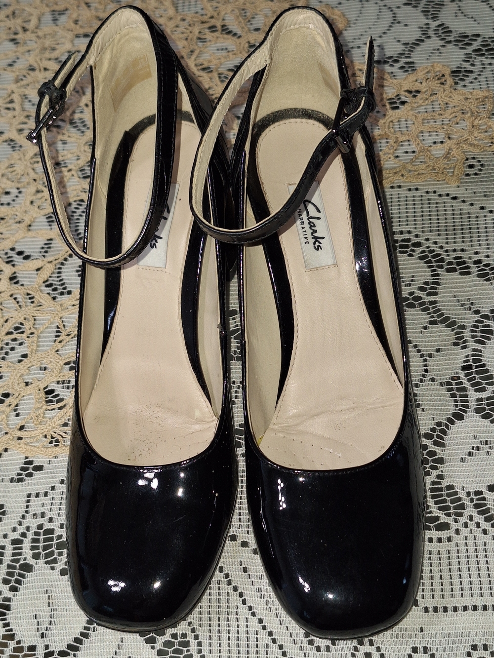 Sz9 Clarks Black Patent Ankle Strap Pumps Stack Heel NWT